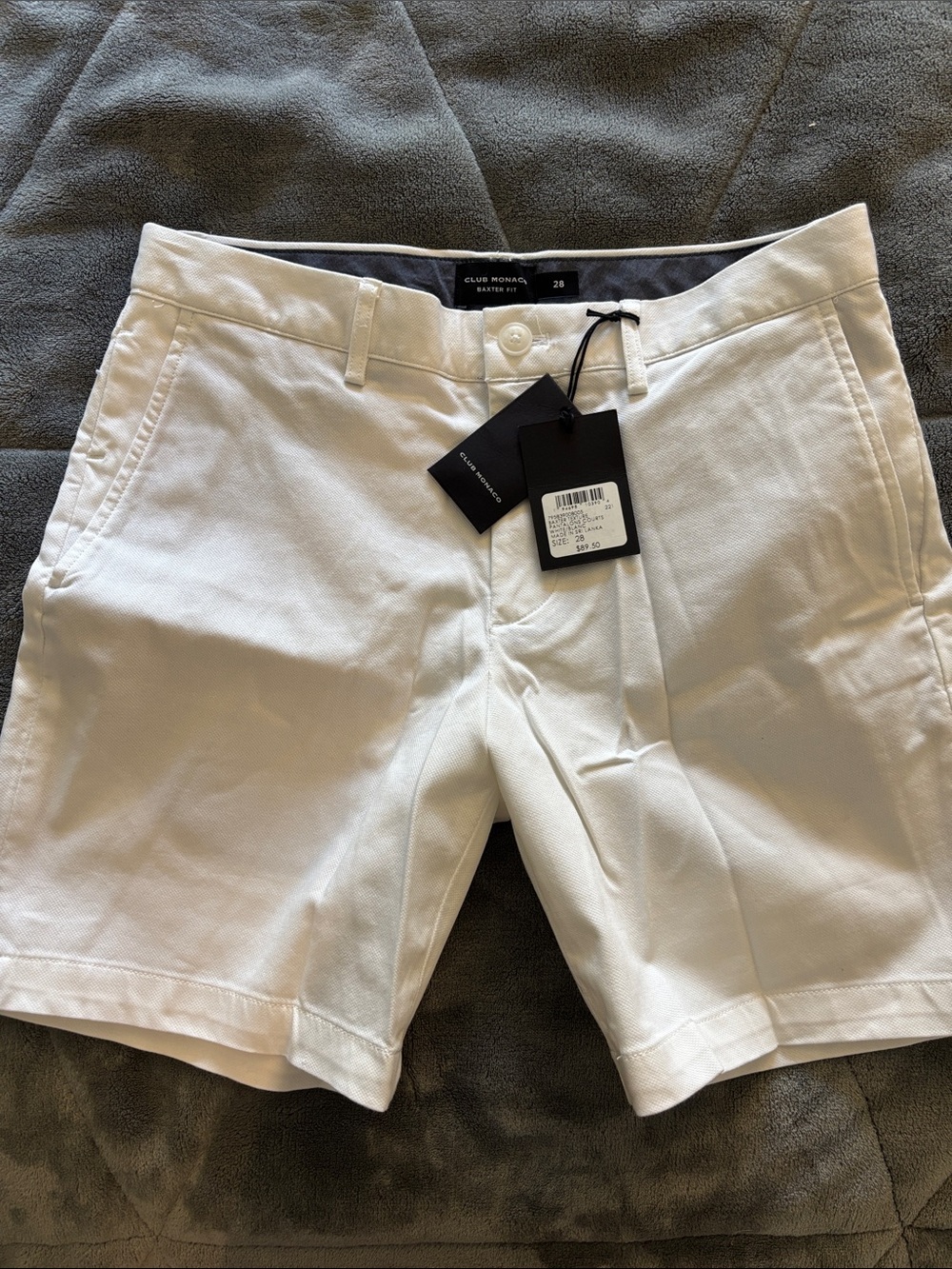 Club Monaco Men’s White Flat-Front Cotton Chino Shorts
